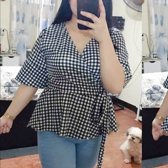 Cute plaid blouse with raffles and tie - Picture 4 of 4